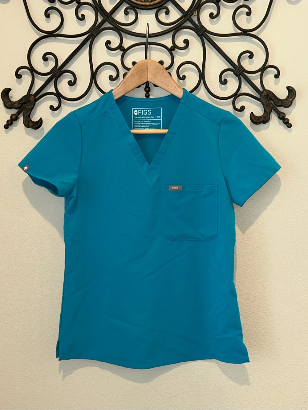 FIGS TECHNICAL COLLECTION "CATALINA" SCRUB TOP SIZE XXS